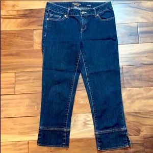 Simply Vera Vera Wang Jean Straight Capris 
Size 6